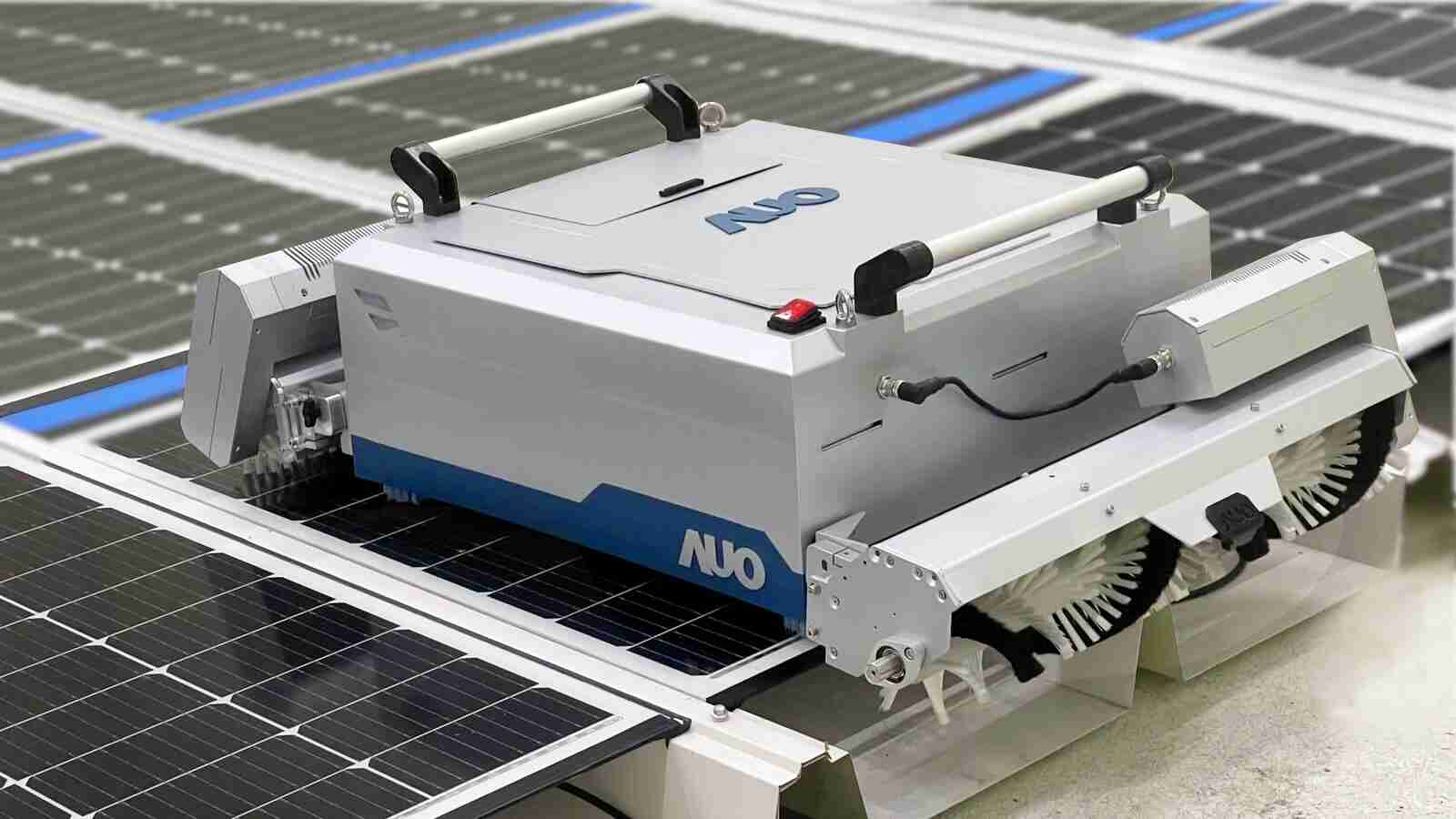 龙门国际致力EPC场域技术升级，，，，导入清洁机器人搭配传感器与AI数据分析，，，，大幅减少维运成本